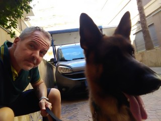 Amo i Cani da sempre, Offro servizio di Dog Sitting sia a domicilio del cliente che tenendo il cane nel mio appartamento.